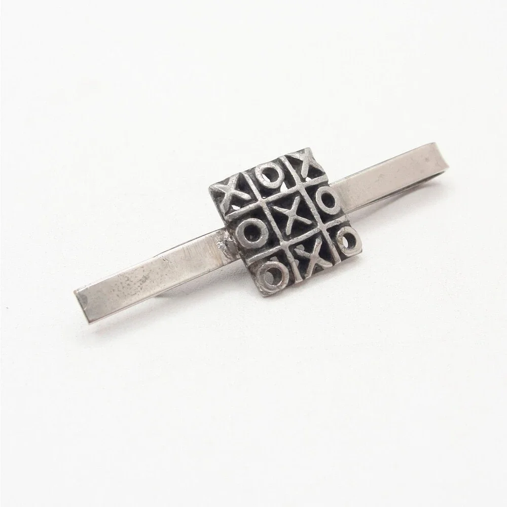 Vintage Silver Tone Tic Tac Toe Tie Clip Bar Noughts Crosses XOXO Board Game